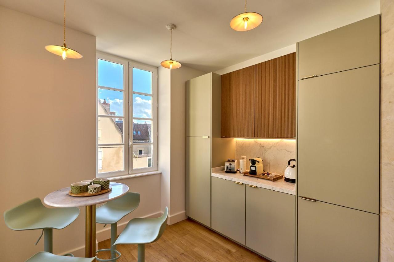Appartement Montagnon - Les Suites Du Palais - Classe 4 Etoiles, Parking Prive, Vue Cathedrale, 3 Chambres, Primo C0Nciergerie Nevers Eksteriør bilde