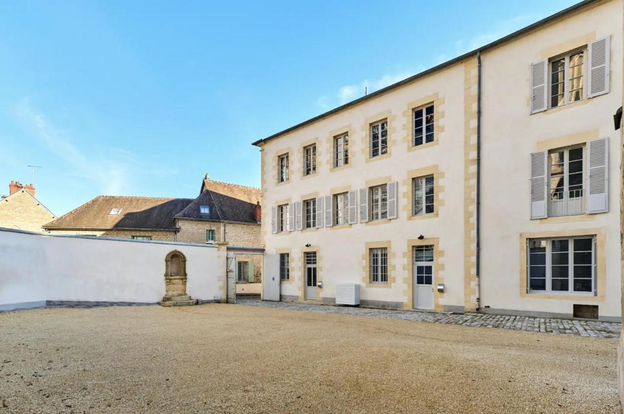 Appartement Montagnon - Les Suites Du Palais - Classe 4 Etoiles, Parking Prive, Vue Cathedrale, 3 Chambres, Primo C0Nciergerie Nevers Eksteriør bilde