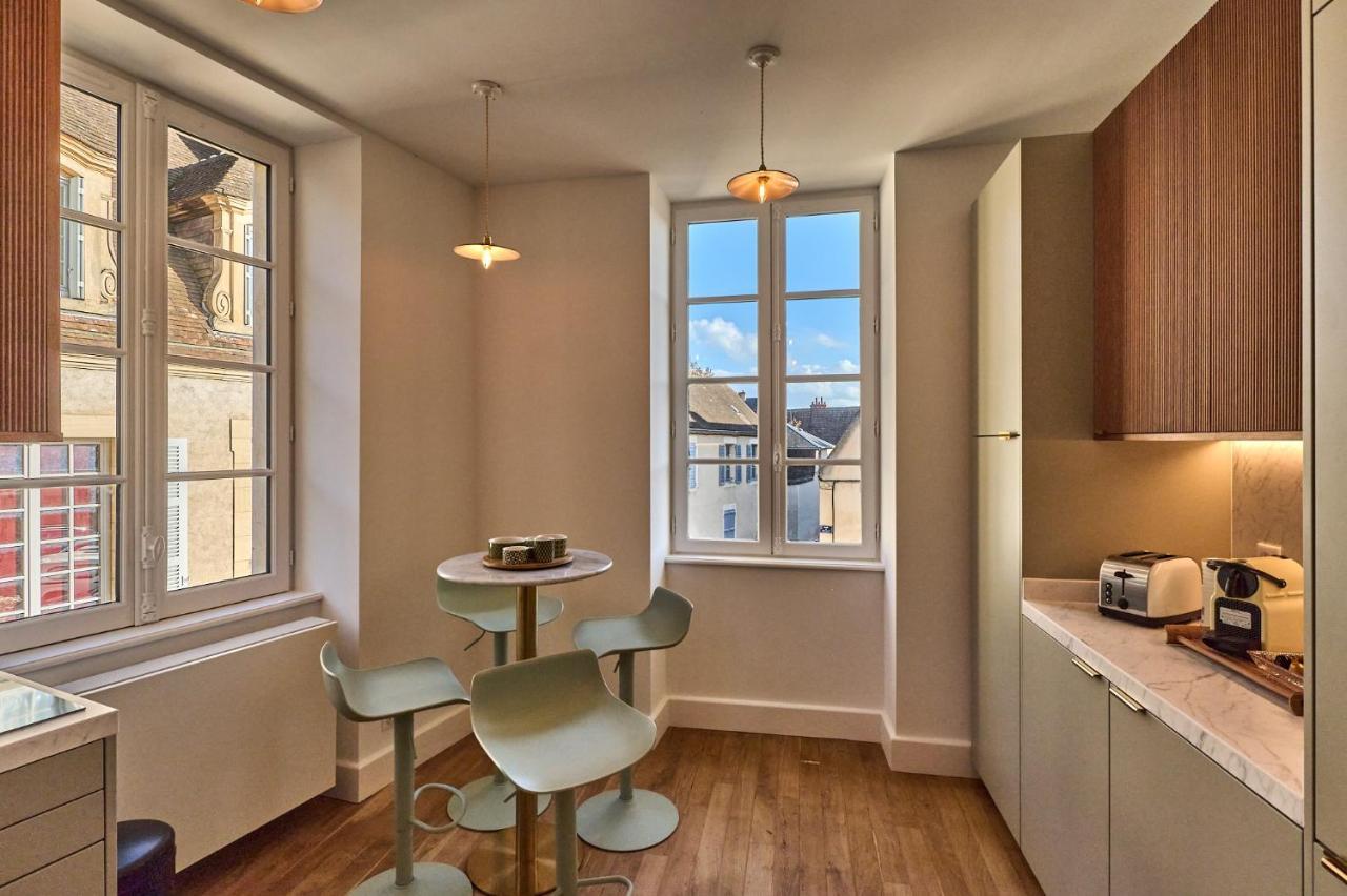 Appartement Montagnon - Les Suites Du Palais - Classe 4 Etoiles, Parking Prive, Vue Cathedrale, 3 Chambres, Primo C0Nciergerie Nevers Eksteriør bilde