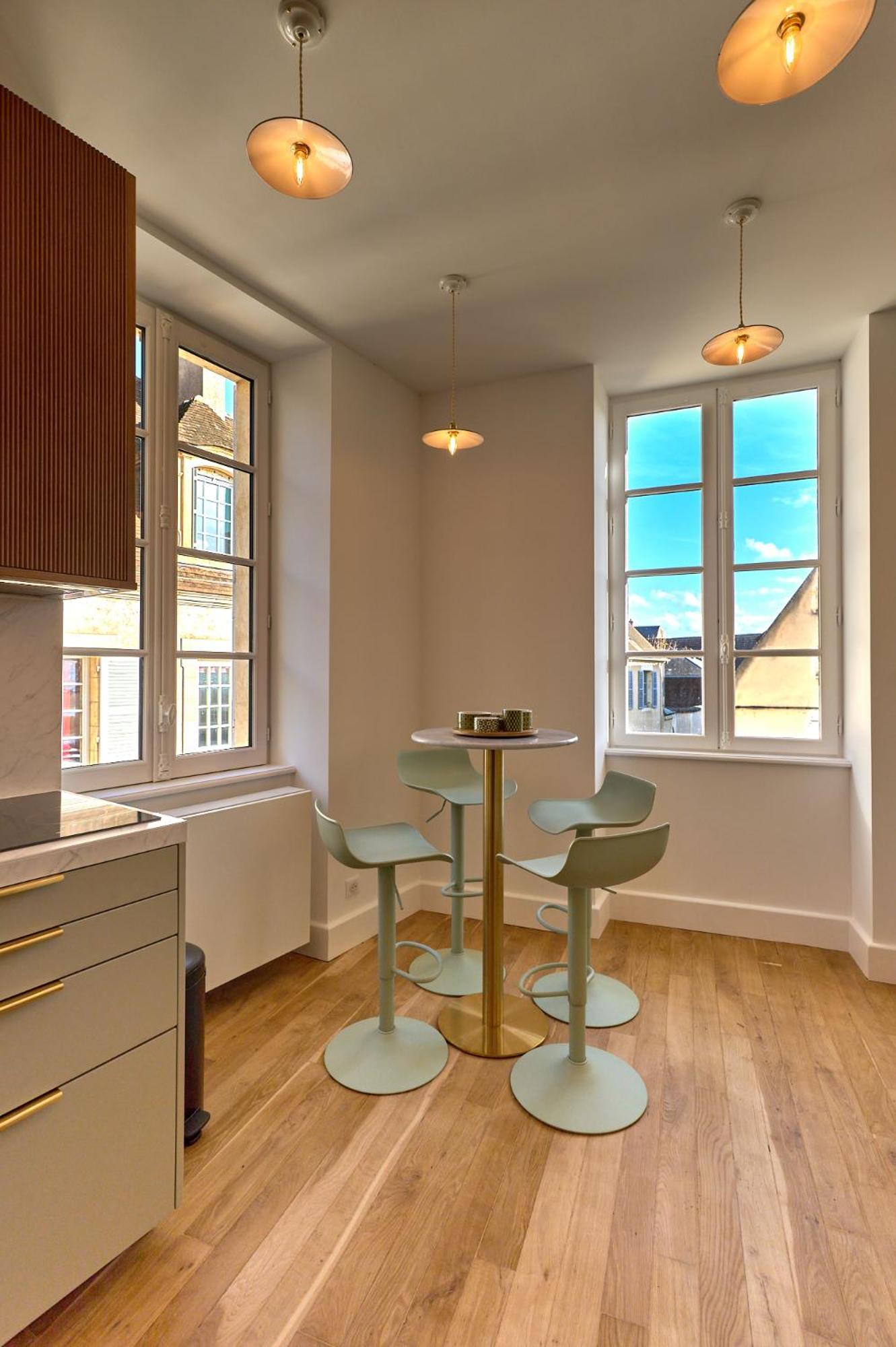Appartement Montagnon - Les Suites Du Palais - Classe 4 Etoiles, Parking Prive, Vue Cathedrale, 3 Chambres, Primo C0Nciergerie Nevers Eksteriør bilde